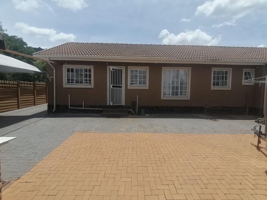 3 Bedroom Property for Sale in Geelhoutpark North West